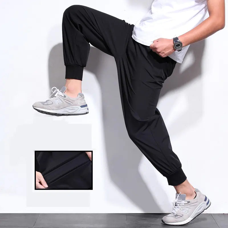 Extra-Large Black Sweatpants for Men.